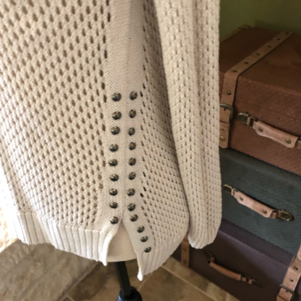 Sweater - Picture 3 of 4